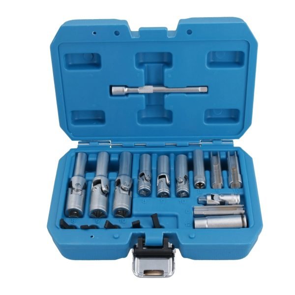 Open blue case displaying an 18-piece chrome vanadium flexible socket set organized by size.